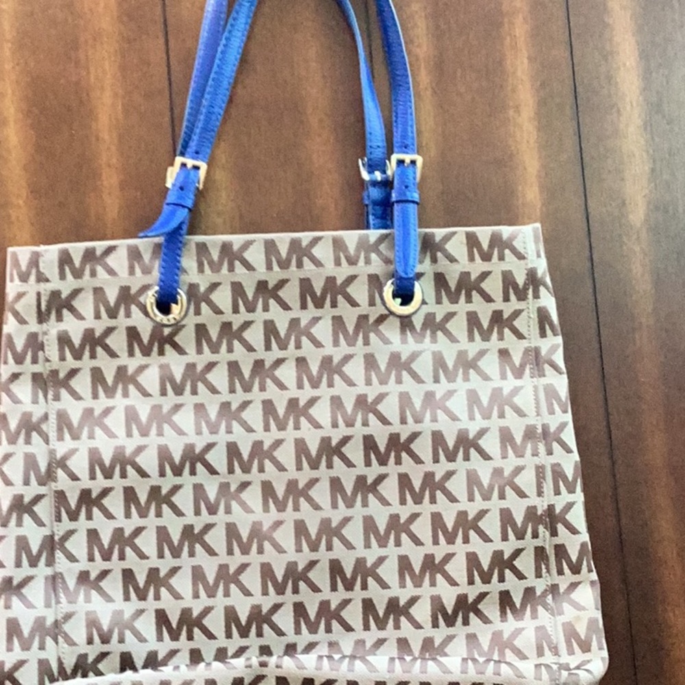MK Tote